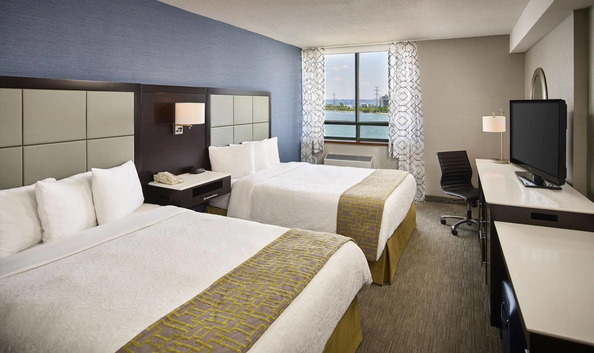 Waterfront Hotel Downtown Burlington Exterior photo